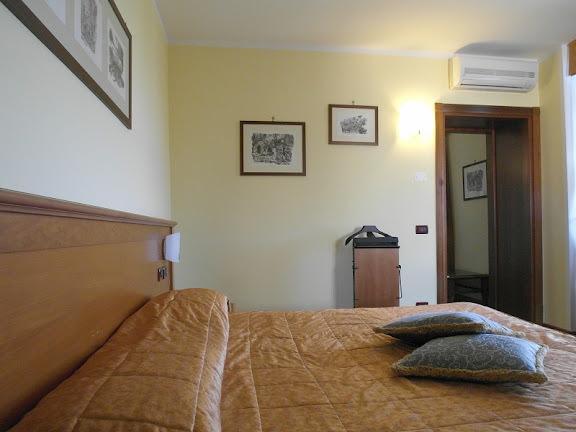 Hotel Villa Vecchia 蒙特-坡佐-卡多 外观 照片